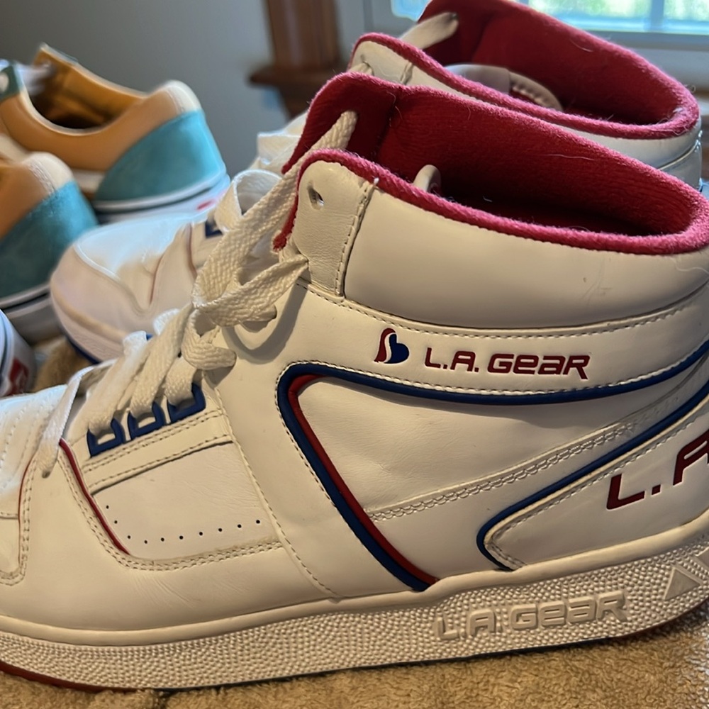 Women's Size 11 LA Gear Hightop Sneakers White w/ Red and Blue Excellent Cond